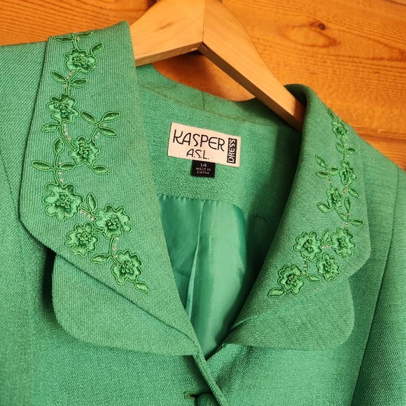 Kasper 2Piece Vintage Skirt Suit Blazer Jacket Green Bead Floral Embroider Sz 14 - Picture 2 of 13